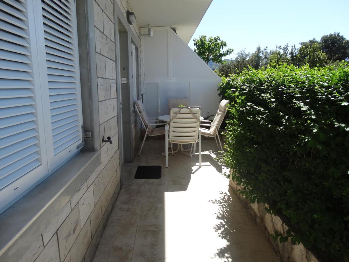 Apartments Kalina Jelsa  Exterior foto